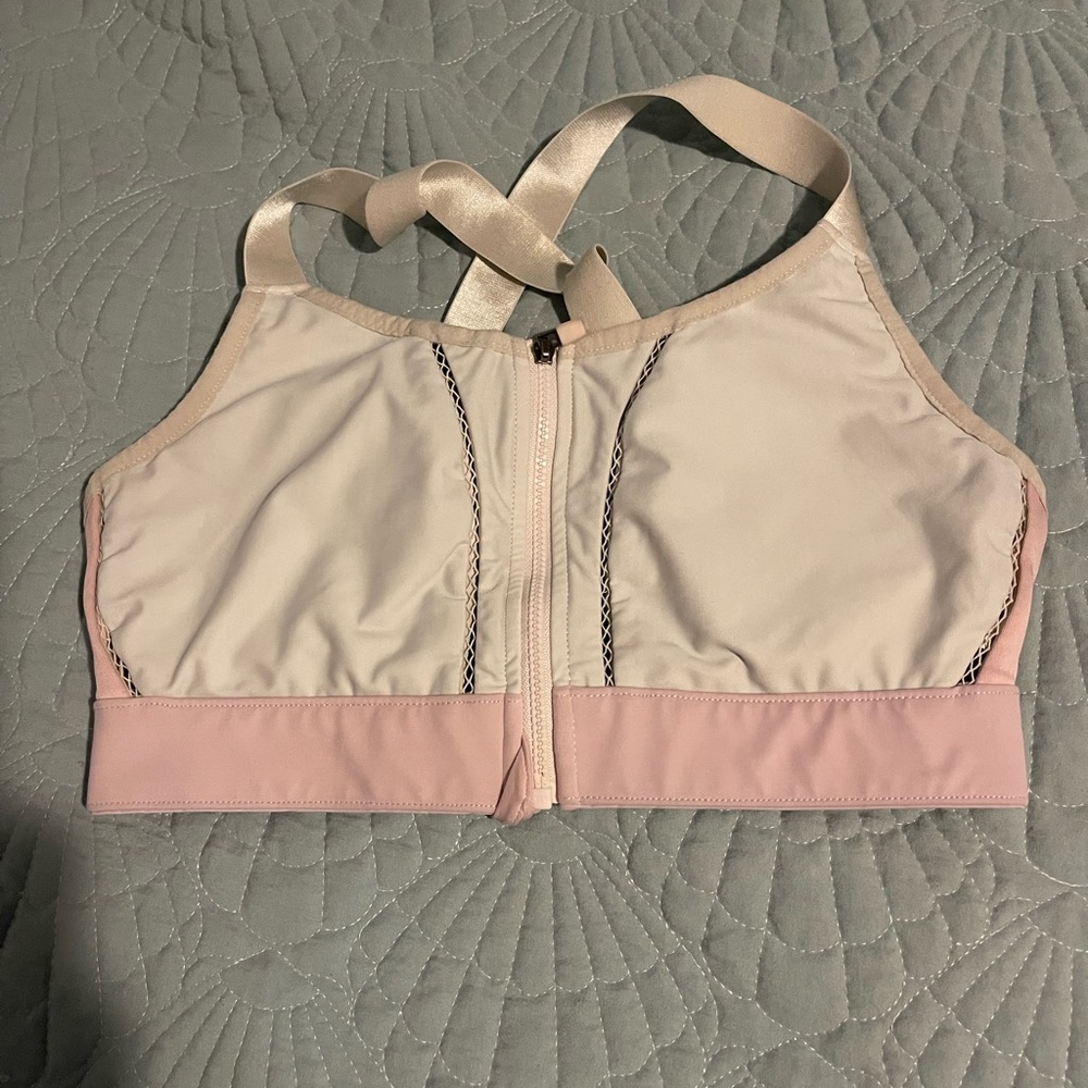 Fabletics “Zoe” high impact sports bra